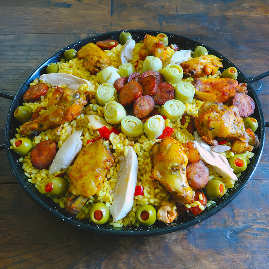 Chicken-chorizo paella for 6 guests.